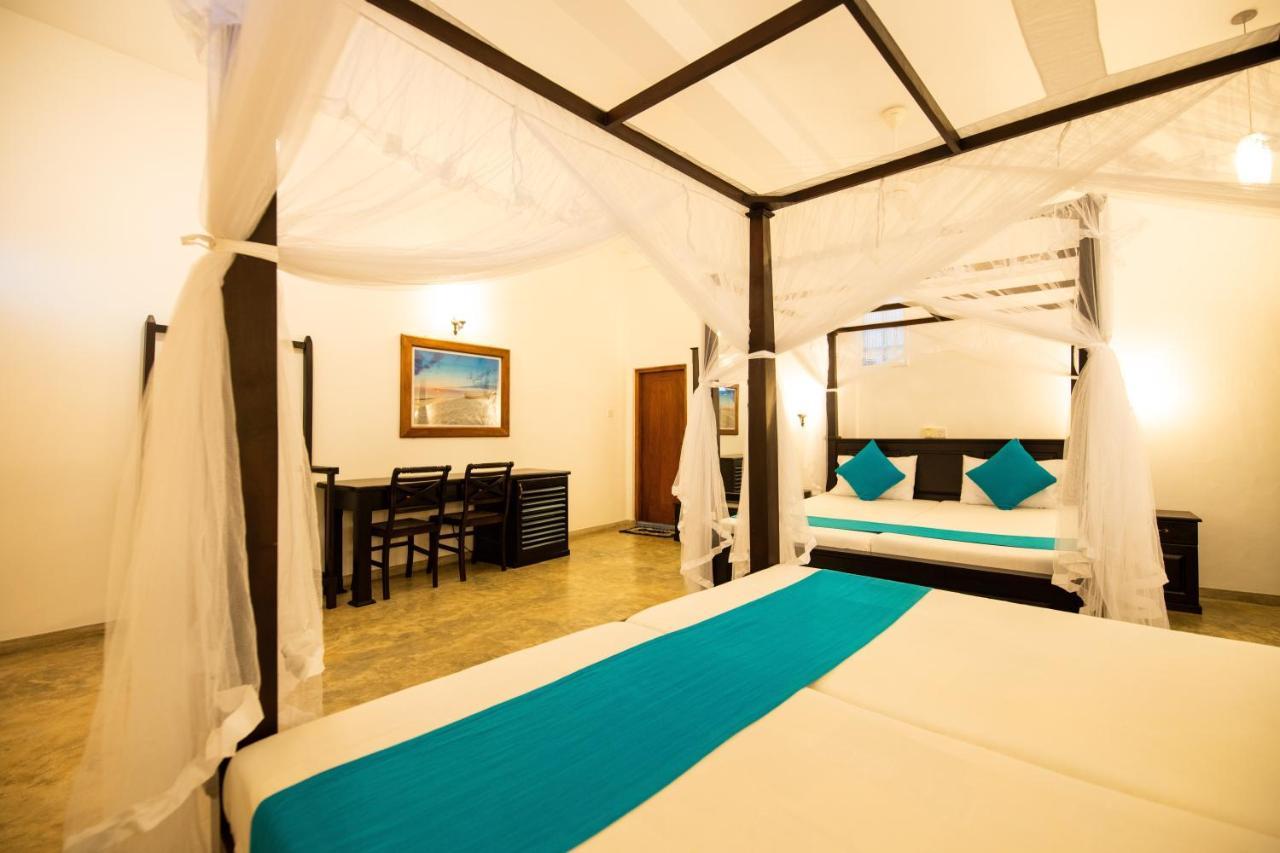 International Beach Hotel & Restaurant Hikkaduwa Eksteriør billede