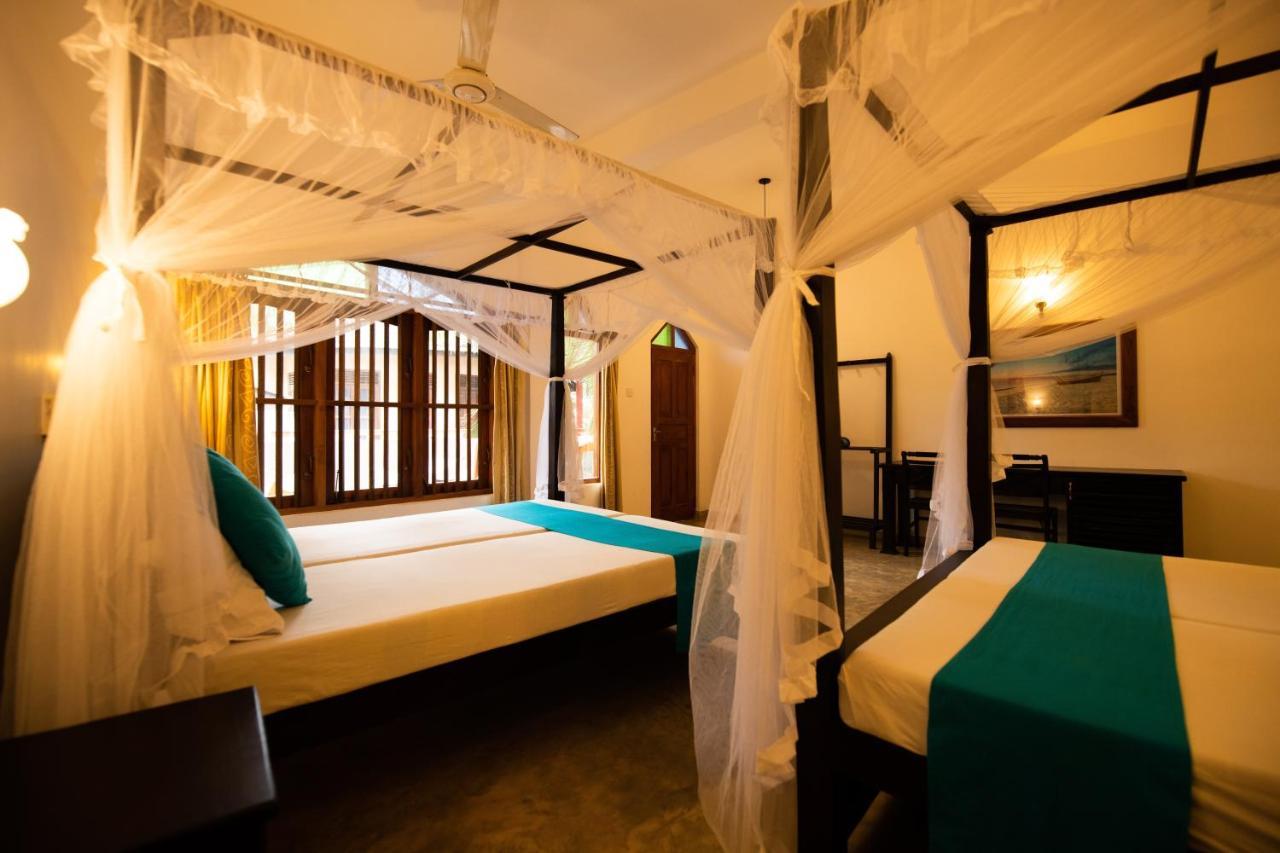 International Beach Hotel & Restaurant Hikkaduwa Eksteriør billede
