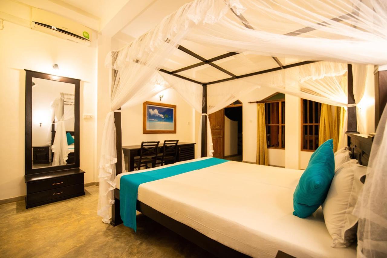 International Beach Hotel & Restaurant Hikkaduwa Eksteriør billede