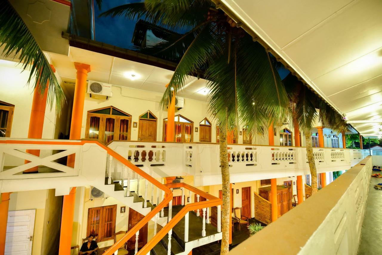 International Beach Hotel & Restaurant Hikkaduwa Eksteriør billede