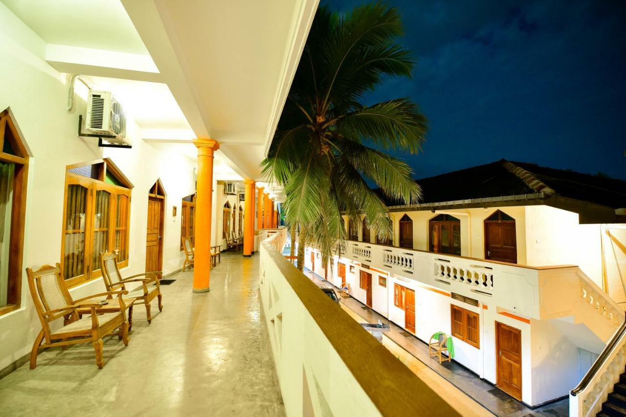 International Beach Hotel & Restaurant Hikkaduwa Eksteriør billede