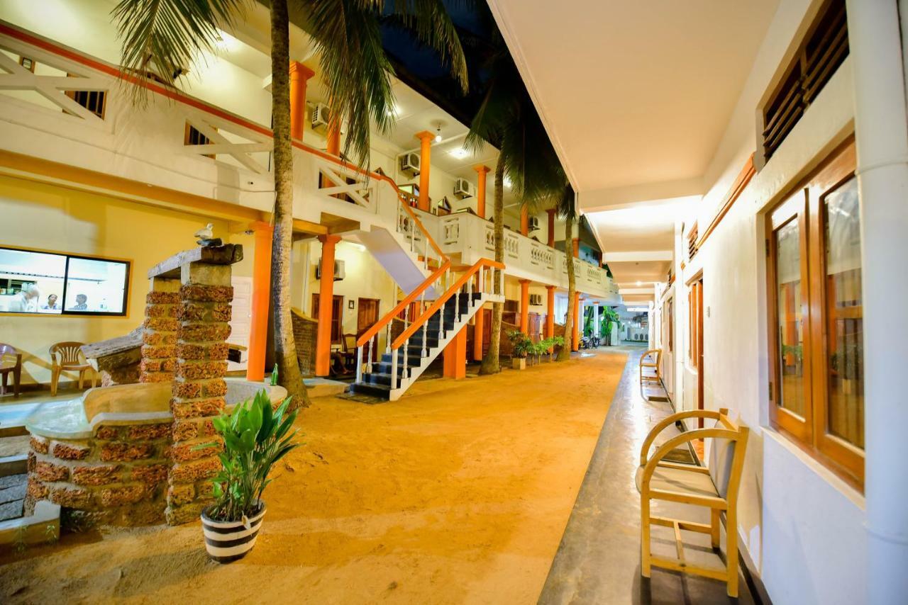 International Beach Hotel & Restaurant Hikkaduwa Eksteriør billede