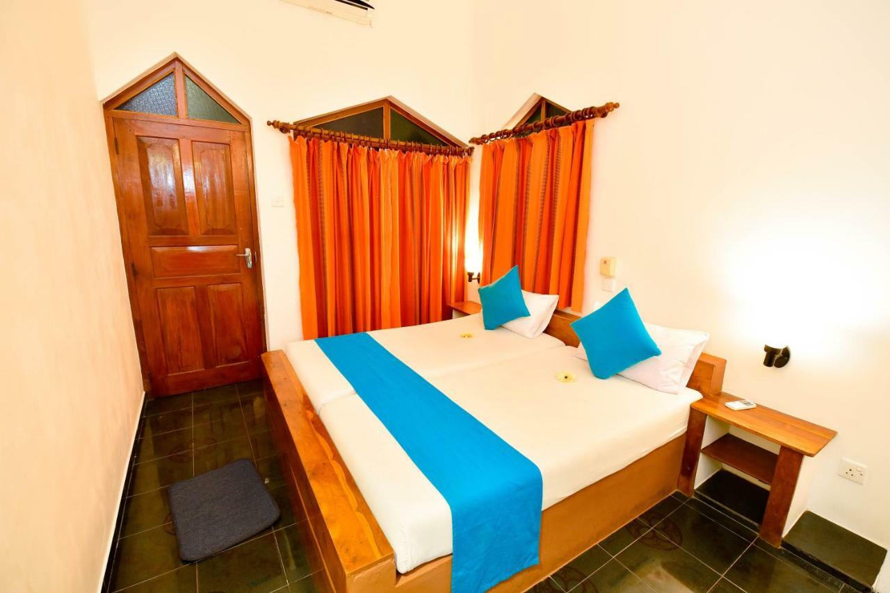 International Beach Hotel & Restaurant Hikkaduwa Eksteriør billede